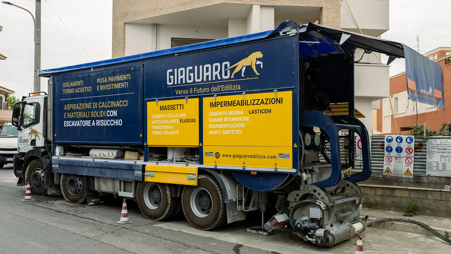 Mezzo edile per la posa professionale di massetto autolivellante Fluocas