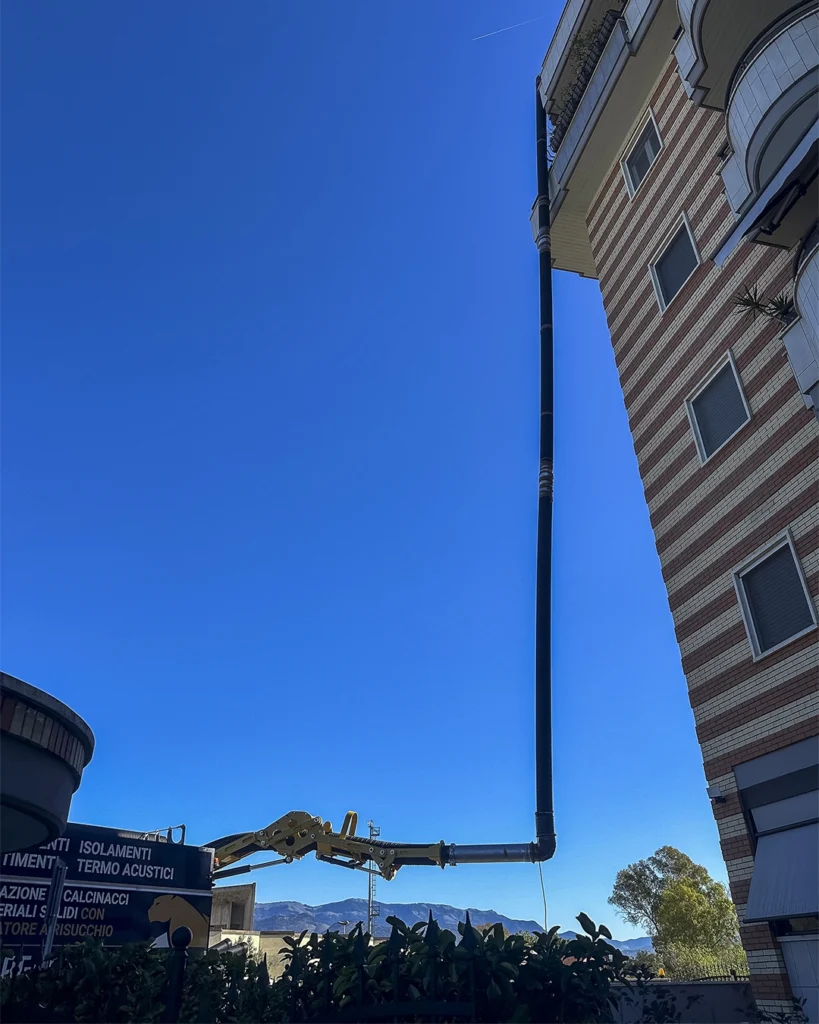 Tubo escavatore a risucchio per aspirare macerie al posto del container per macerie